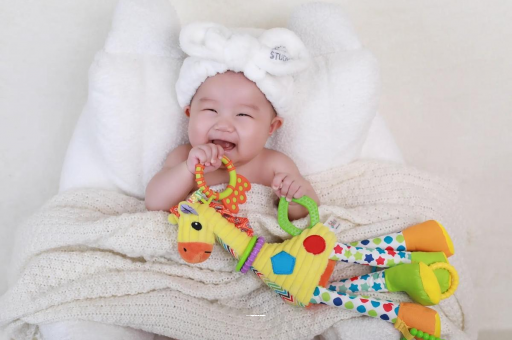 郓城怎么判断宝宝是否斜颈